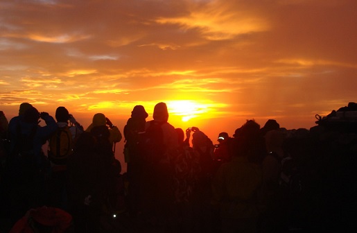 We are impressed by view of the sunrise from the top of a high mountain from top! We are working under Mount Fuji mountains guide! Let's walk Mount Fuji