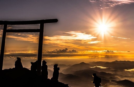 富士山登山ツアー2022!本八合目富士山ホテル指定!自分のペースで登山OK!「フリープラン」 
